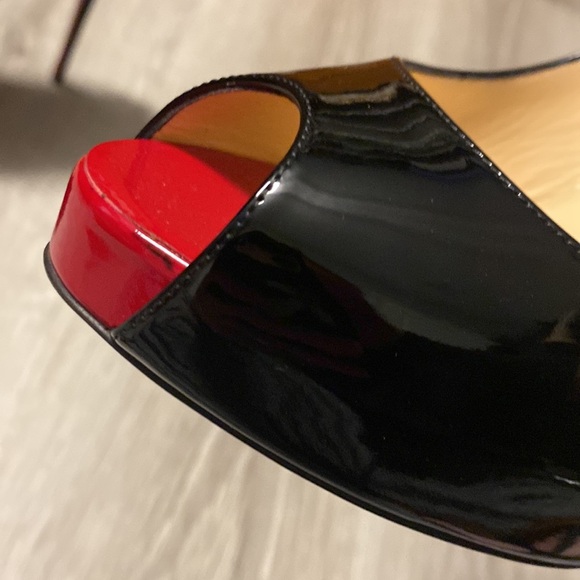 Louboutin Black Patent Very Prive Pumps Heels - 38 - Picture 9 of 12